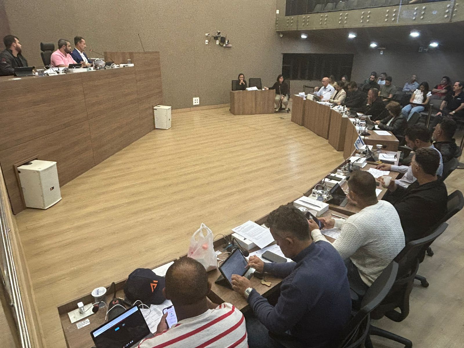 Câmara de Itabirito aprova projetos e registra intensa pauta em reunião ordinária