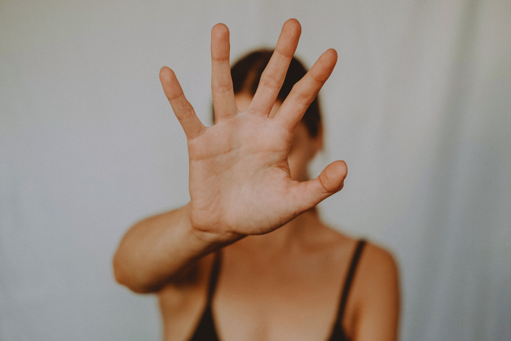 Câmara de Itabirito aprova protocolo "Não nos Calaremos" 