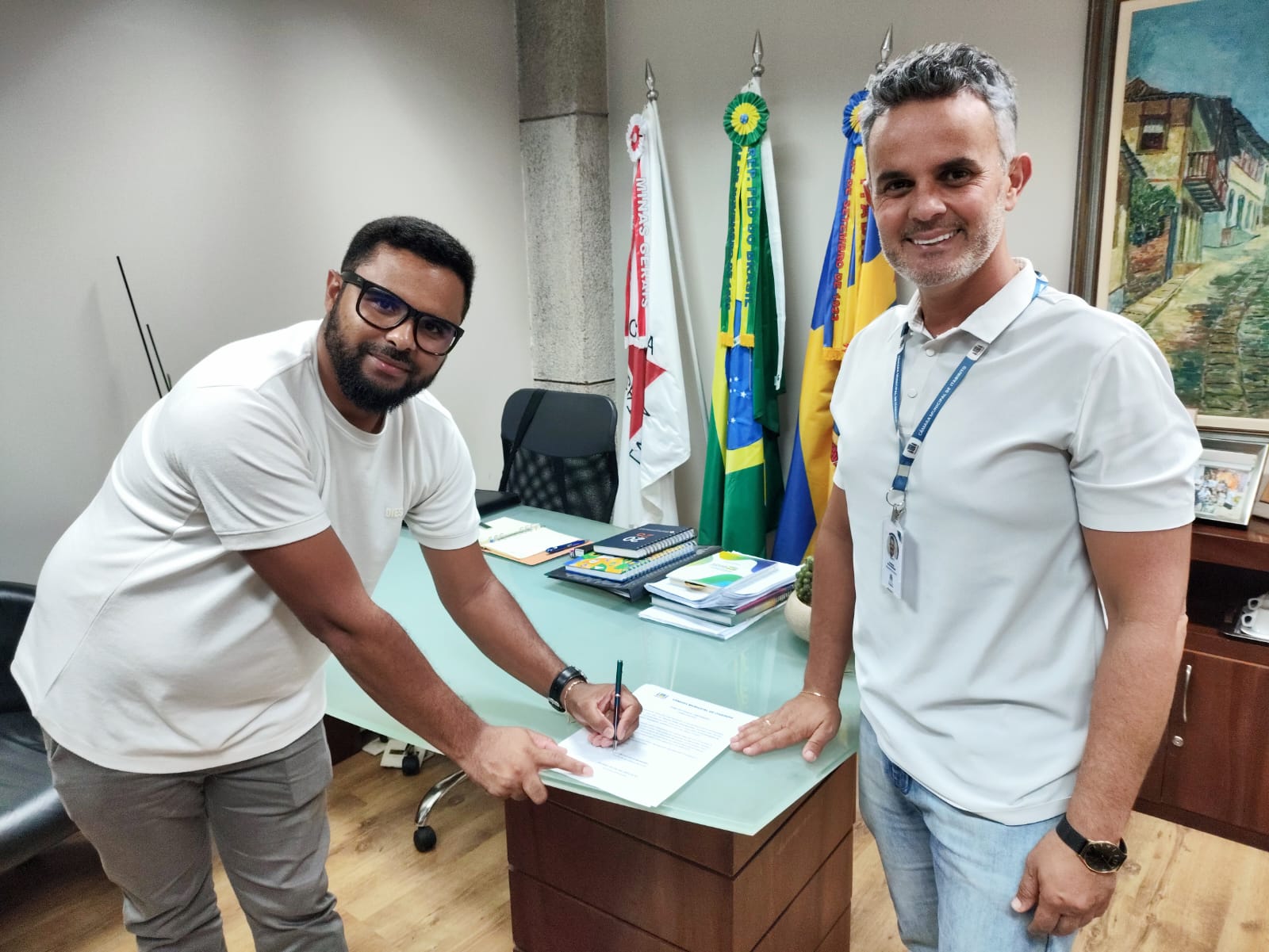 Câmara de Itabirito empossa novo servidor aprovado em concurso público