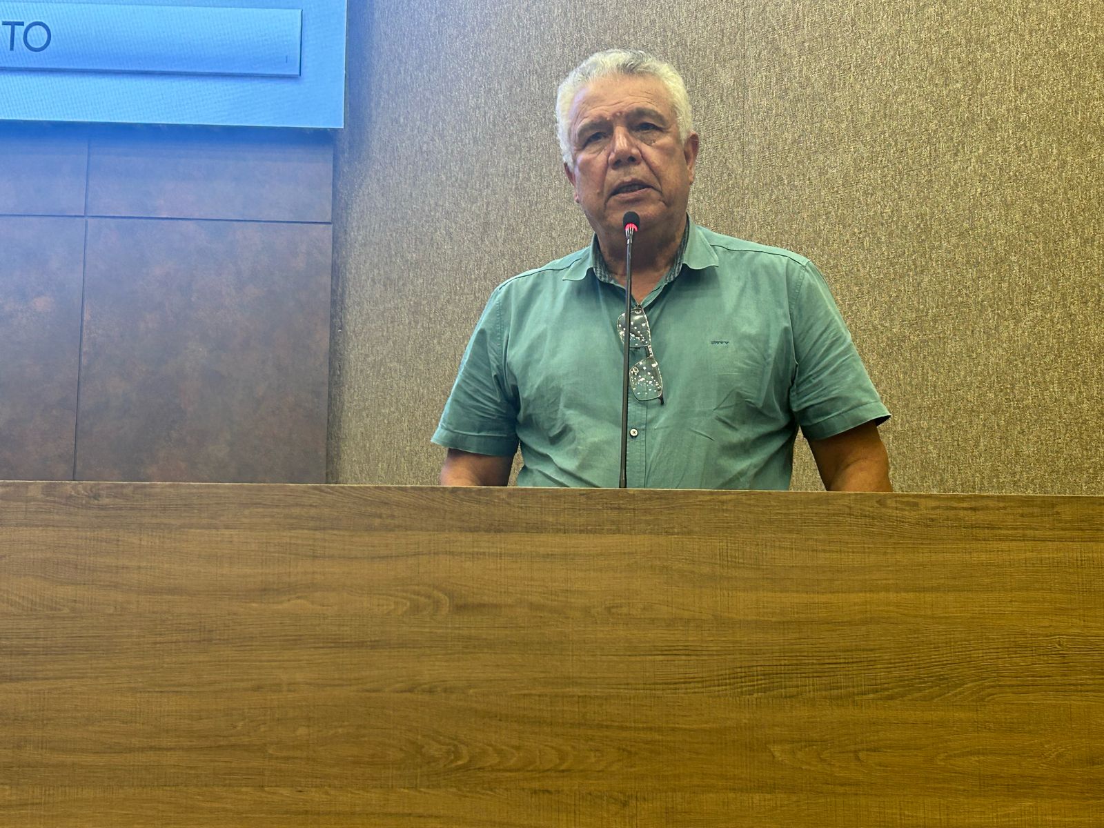 Câmara de Itabirito recebe padre Miguel Ângelo Fiorillo para relembrar os 316 anos de história do município