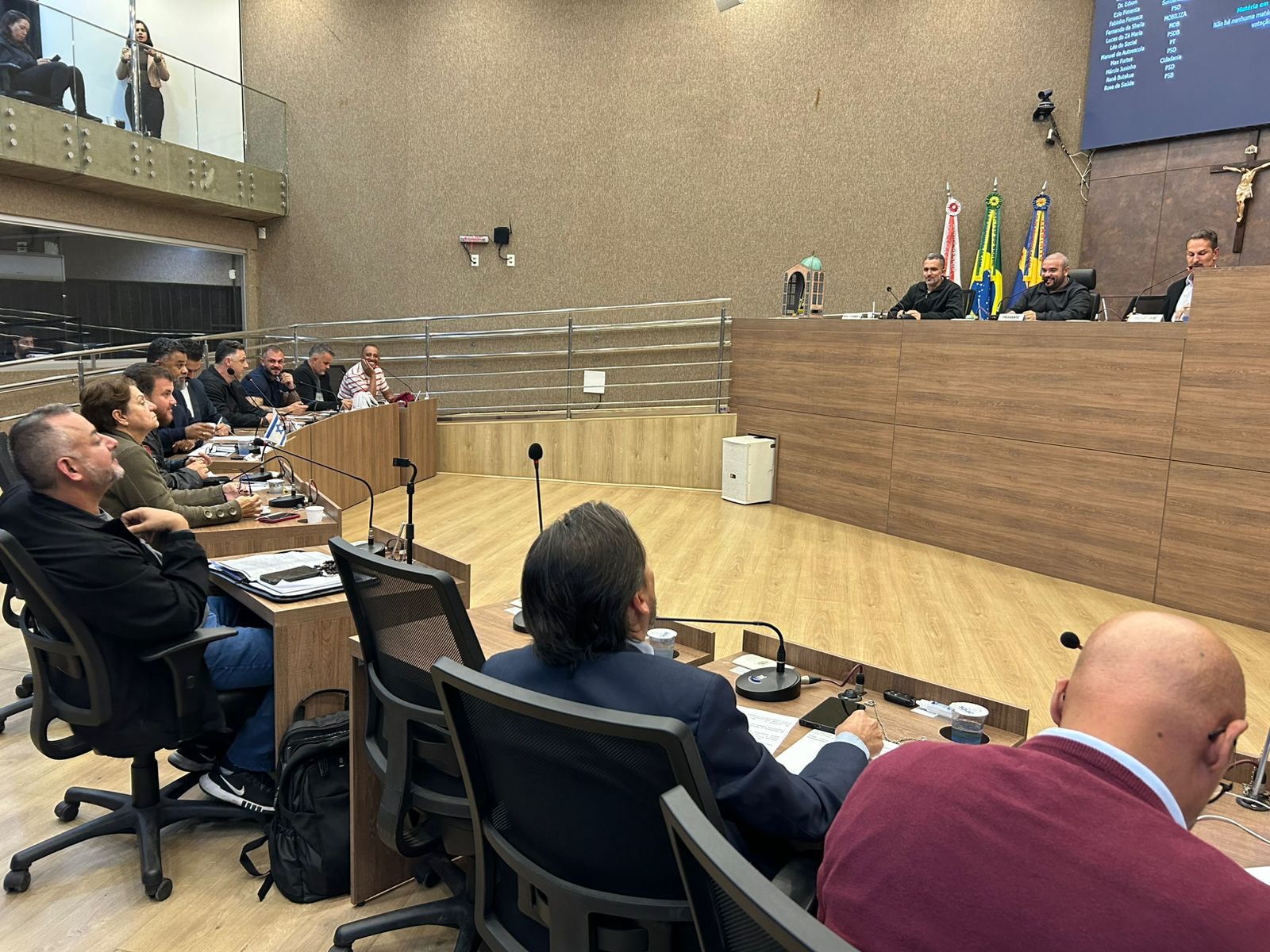 Câmara Municipal de Itabirito aprova projetos e mantém ritmo intenso de votações