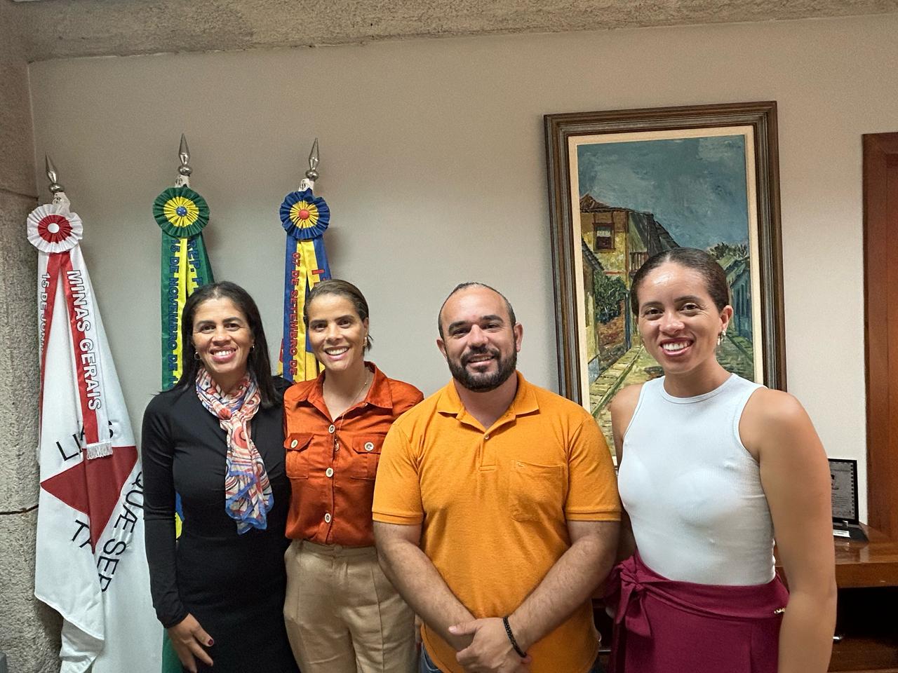 Câmara recebe representantes da Associação Cajazeiras de Itabirito