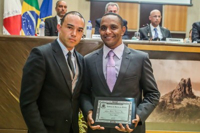 Câmara de Itabirito realiza entrega de Honrarias