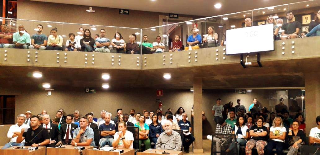 Câmara de Itabirito abre espaço para os que são favoráveis e contrários à escola cívico-militar