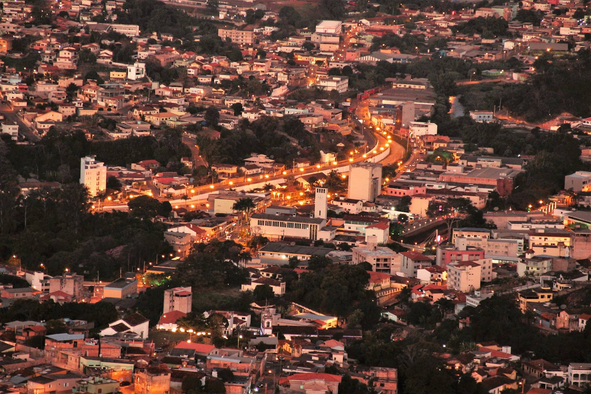 Com emendas que ampliam benefício, Câmara de Itabirito aprova empréstimos para salvar pequenos empresários