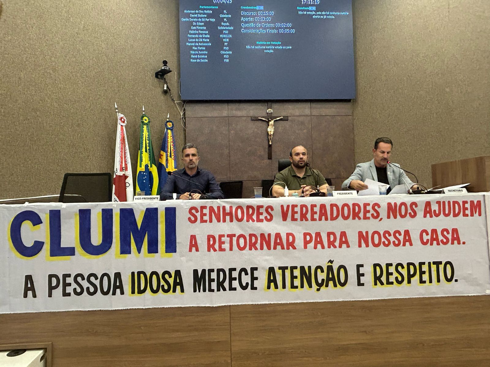 Idosos do Clumi participam de reunião da Câmara e pedem retomada das atividades 