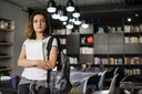 Itabirito sanciona lei que garante bolsas de estudo para alunos da rede privada em 2026