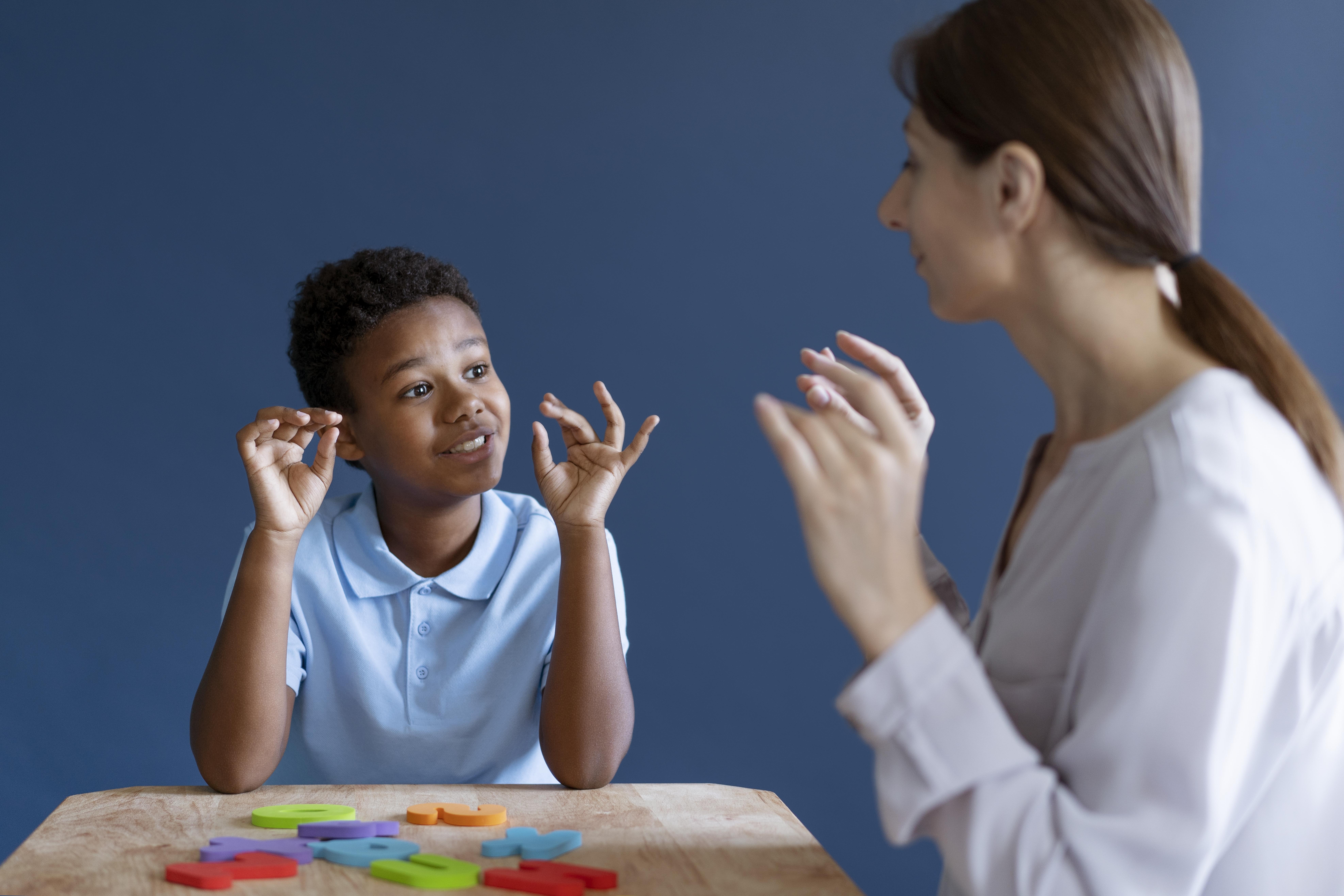 Lei garante flexibilização do uso de uniforme para alunos com TEA em Itabirito