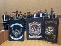 Motoclubes acompanham votação do Dia Municipal do Motociclista na Câmara de Itabirito