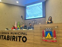 Secretária detalha Plano Local de Habitação durante reunião da Câmara de Itabirito