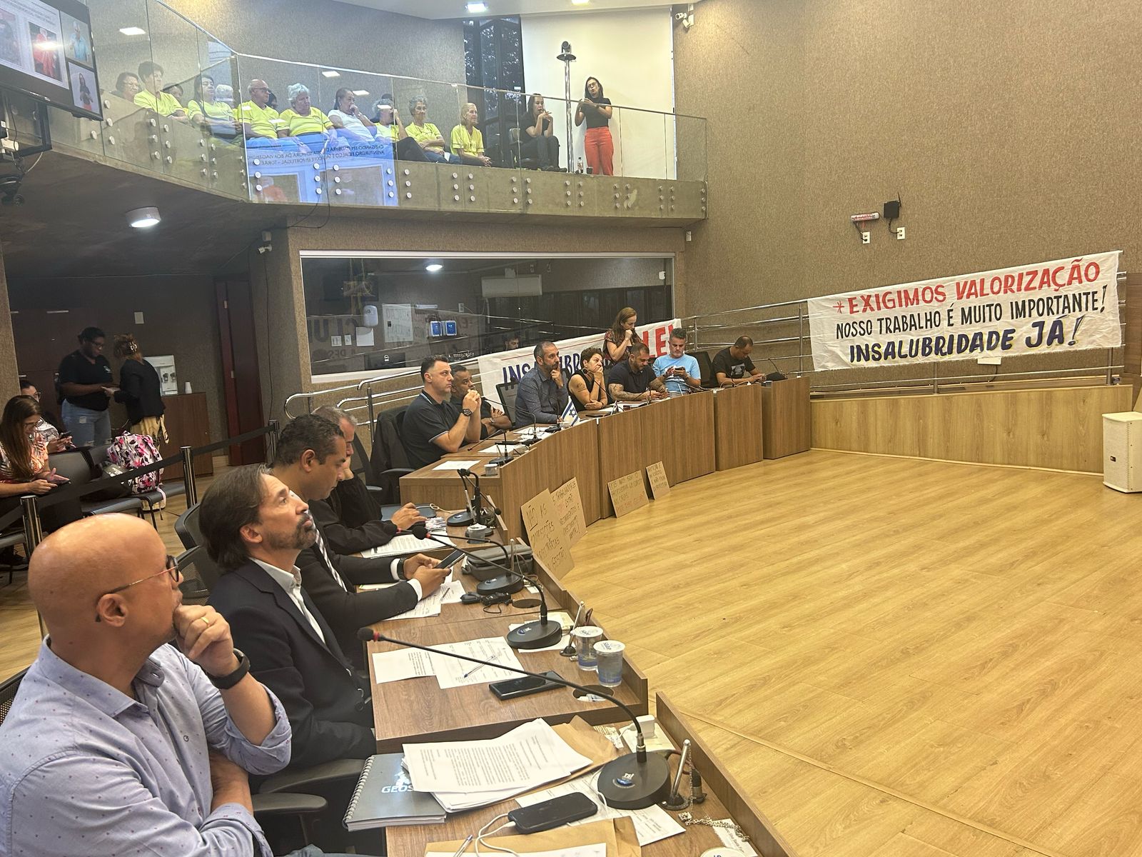 Servidores públicos realizam ato pacífico na Câmara de Itabirito em defesa de valorização da categoria