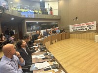 Servidores públicos realizam ato pacífico na Câmara de Itabirito em defesa de valorização da categoria